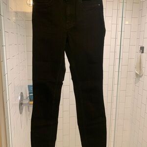 H&M, size 4, black skinny jeans.